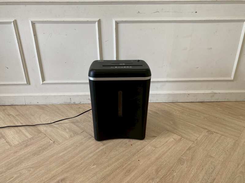 Black paper shredder, NEO brand, model SD9101