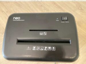 Black paper shredder, NEO brand, model SD9101