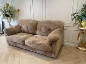 Two-piece 2-seater sofa set, light brown fabric upholstery.