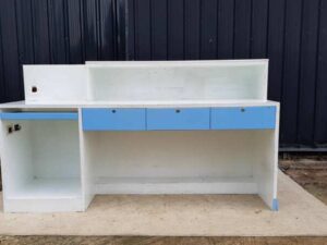 Wooden counter, guest counter, 3 drawers, white marble top (1)