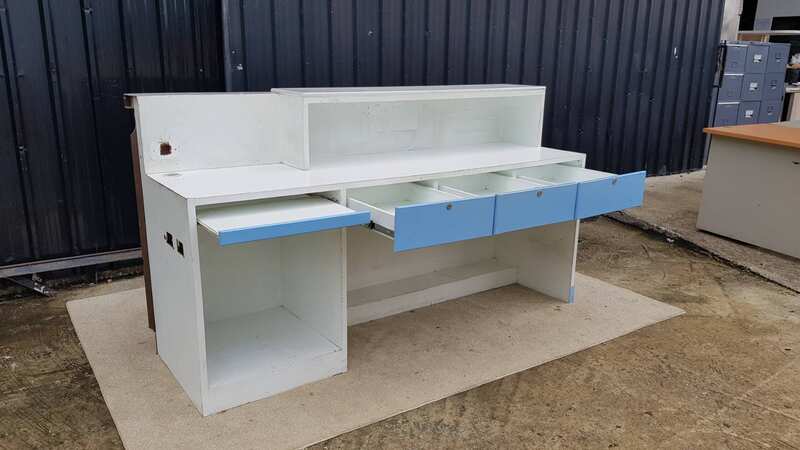 Wooden counter, guest counter, 3 drawers, white marble top (1)