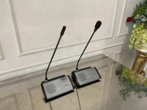 TOA TS-802 Wireless Conference Microphone Conference Set