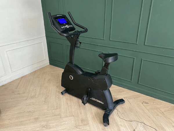 Life Fitness C1 Exercise Bike Life Fitness C1 Lifecycle Exercise Bike_8T9R8IO0UC