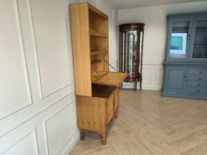 Modern Wooden Storage Cabinet with 2 Closed Compartments and 2 Open Shelves