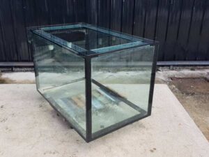 Fish tank glass steel frame, black