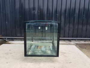 Fish tank glass steel frame, black