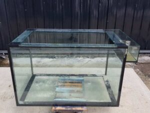 Fish tank glass steel frame, black