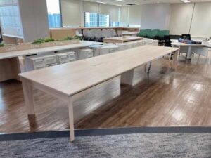Conference table with power strip 482 cm