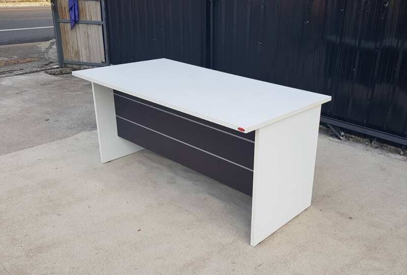 PRELUDE White Wooden Desk
