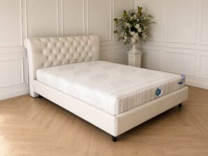 5-foot white spring mattress, Synda brand.
