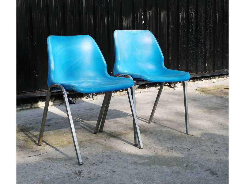 Poly chair, chrome plated legs blue/green/blue