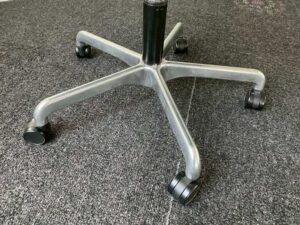 Office chair, steel legs, steel armrests, fabric seat, mesh backrest, Perfect brand.