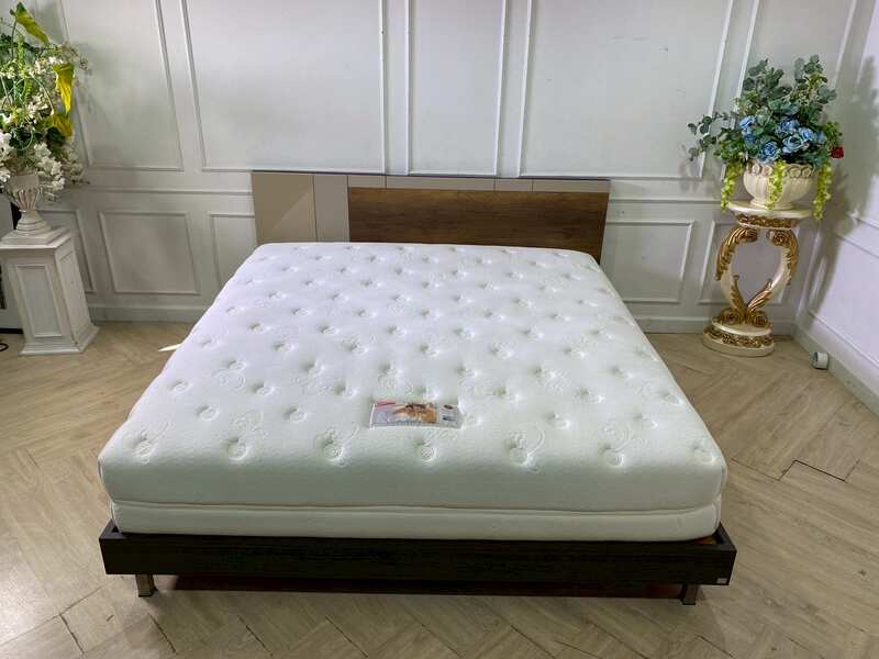 Slumberland 6-foot mattress
