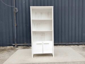 Wooden filing cabinet, 3 shelves, 2 doors, white