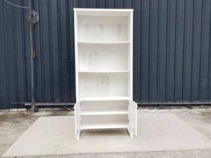 Wooden filing cabinet, 3 shelves, 2 doors, white
