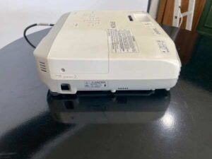 Projector EPSON brand, model EB-X9_BA3WNYF8MU