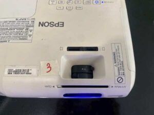 Projector EPSON brand, model EB-X9_BA3WNYF8MU