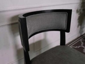Wooden Chair with Greyish Blue Fabric Cushion_CR2FZ1U4VE