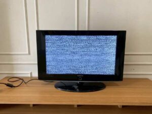 Samsung 32-inch TV, model LA32S81B