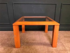 Center table, glass top, wooden frame_DR4YXYNUWZ