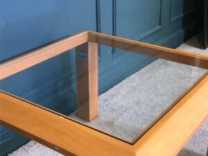 Center table, glass top, wooden frame_DR4YXYNUWZ