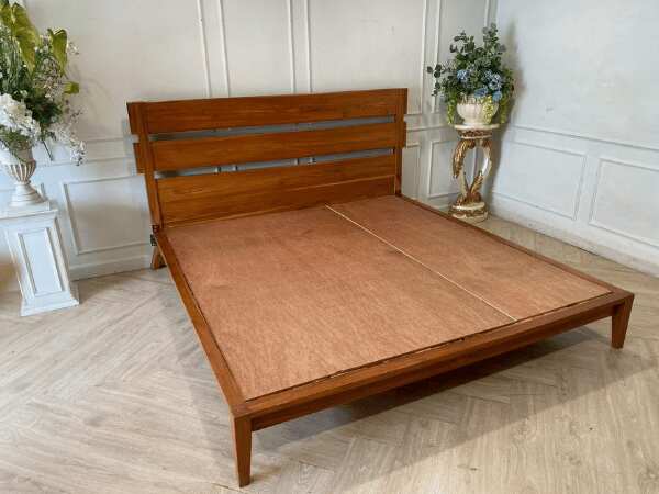 6-foot wooden bed, brown, classic style