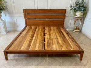 6-foot wooden bed, brown, classic style