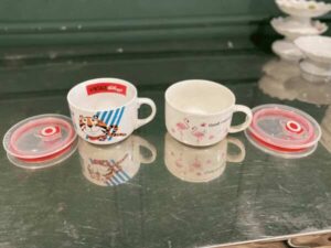ceramic cup with lid