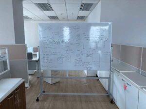 Magnetic whiteboard with stand, 2 sides, 120x180 cm