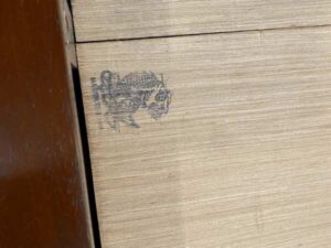 Classic style 6-foot wooden bed