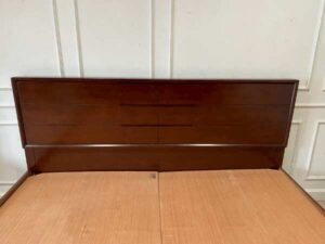 Classic style 6-foot wooden bed