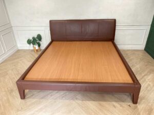 6-foot bed, brown leather cushion, POSH brand