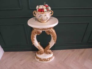 Decorative flower vase stand for luxurious home decoration, with golden edges._F1XQJRNHDZ