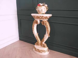 Decorative flower vase stand for luxurious home decoration, with golden edges._F1XQJRNHDZ