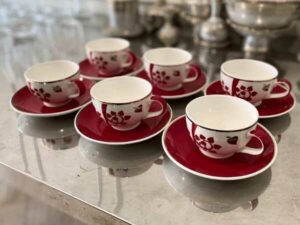 Coffee cup set, floral pattern, red