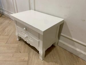 Vintage Louis-style carved wood bedside cabinet with 2 drawers, white
