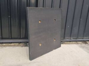 Dotted wall mirror with green background, square shape