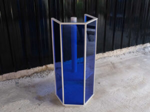 Hexagonal product shelf, steel frame, blue acrylic frame._GORW0547WP
