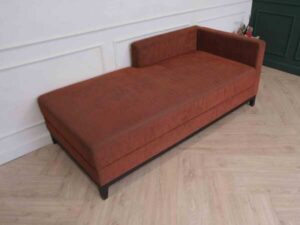Daybed, wooden frame, orange fabric cushion_H2BK6NDWY6