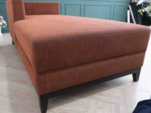 Daybed, wooden frame, orange fabric cushion_H2BK6NDWY6