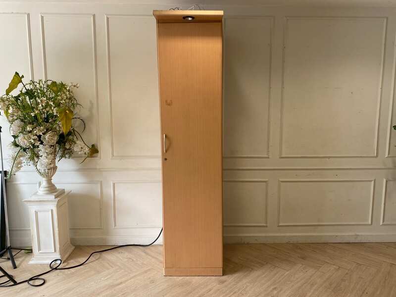 Cream-colored wooden cabinet with 1 door