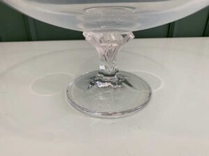 Coupe-shaped glass with a stem