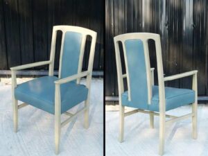Chair with teak frame, high back, arms, blue leather seat._HYUHQEGKLG