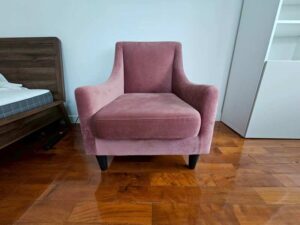 Single-seater sofa, velvet upholstery, pink. (1)