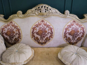 Louis sofa, 3 seat sofa, luxurious Louis style, imported product, white, wooden frame._I7IVKUJ6X4