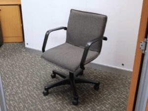 Office chair, gray fabric cushion_J06P5XKL7P