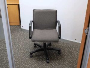 Office chair, gray fabric cushion_J06P5XKL7P