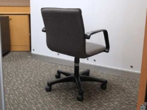 Office chair, gray fabric cushion_J06P5XKL7P