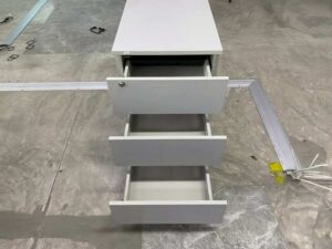 Mobile 3-drawer cabinet with wheels, gray.
