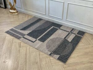 Grey shag rug with 3D pattern